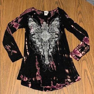 Women’s tunic long sleeved shirt w/ rhinestones